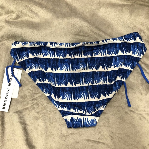 Robin Piccone swimsuit - Picture 3 of 4